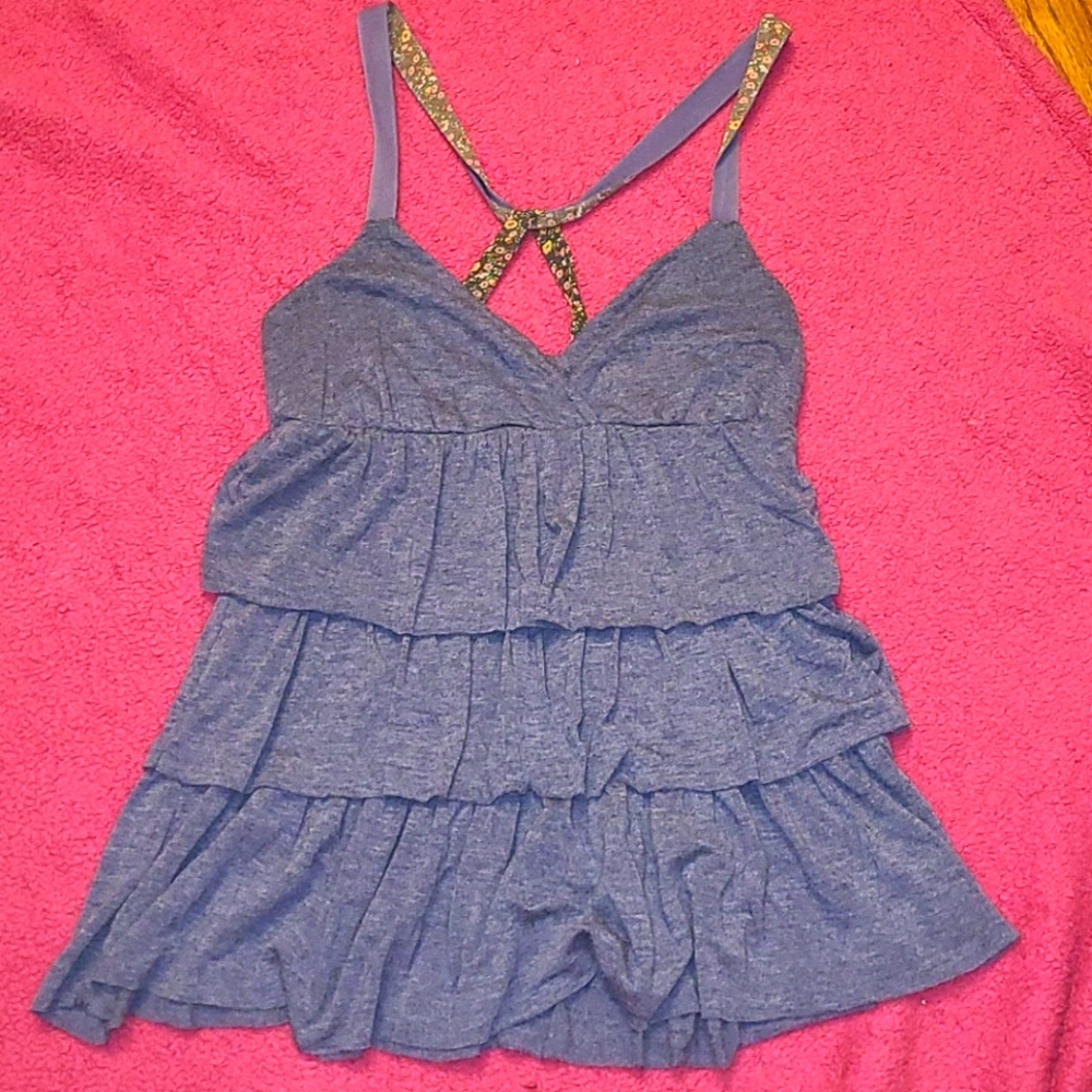 Dainty AE tiered ruffle tank - Picture 2 of 6